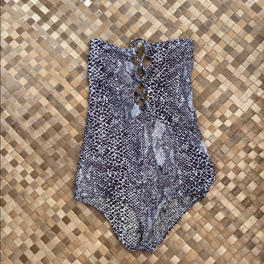 COPY - acacia bronx one piece snake